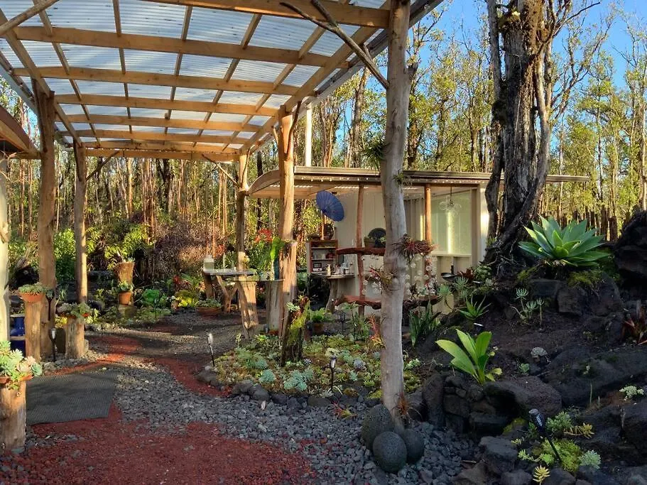 Landhuis Exotic Garden Cottage At Amazing Volcano Fissure Mountain View