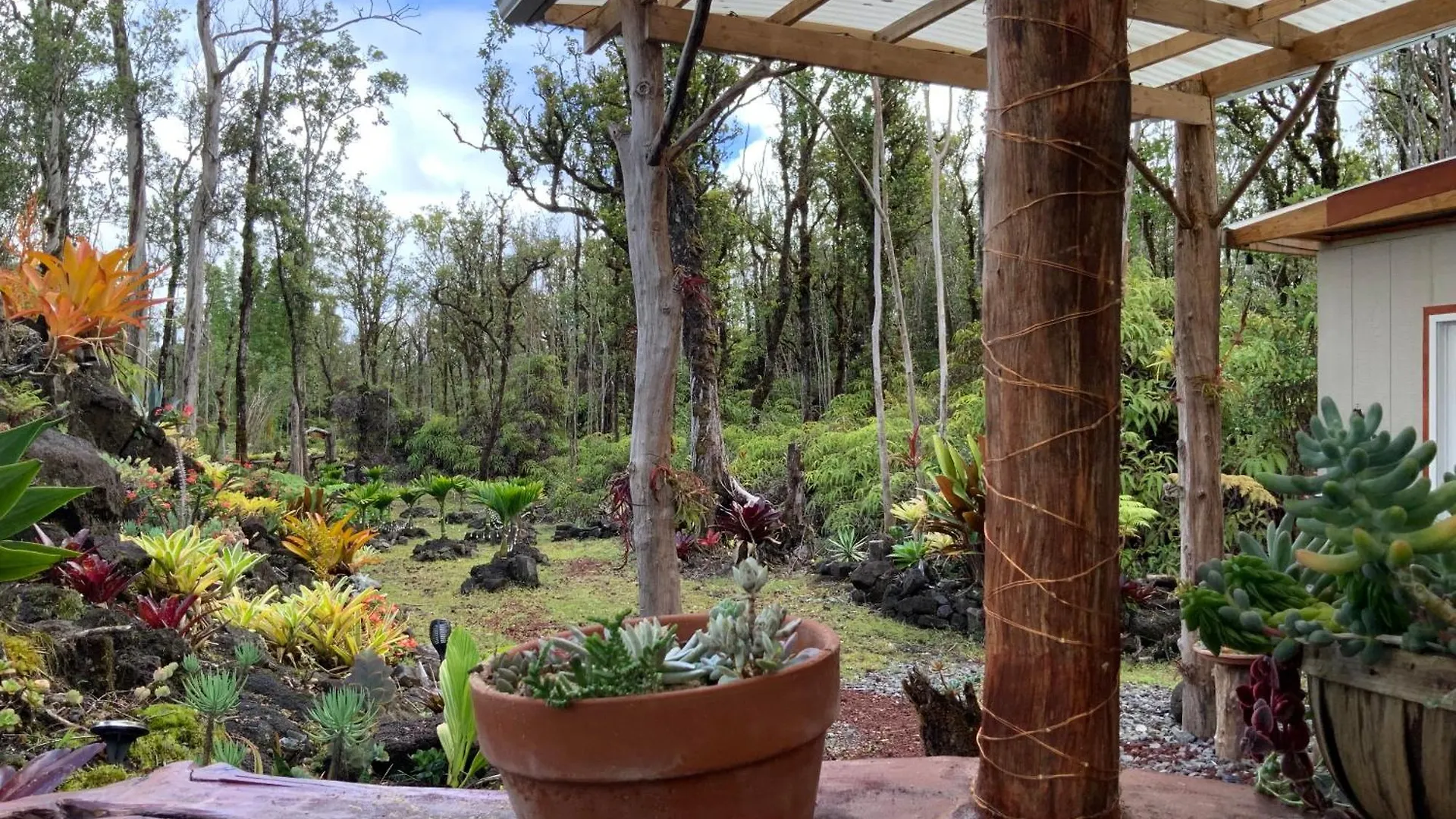 Landhuis Exotic Garden Cottage At Amazing Volcano Fissure Mountain View
