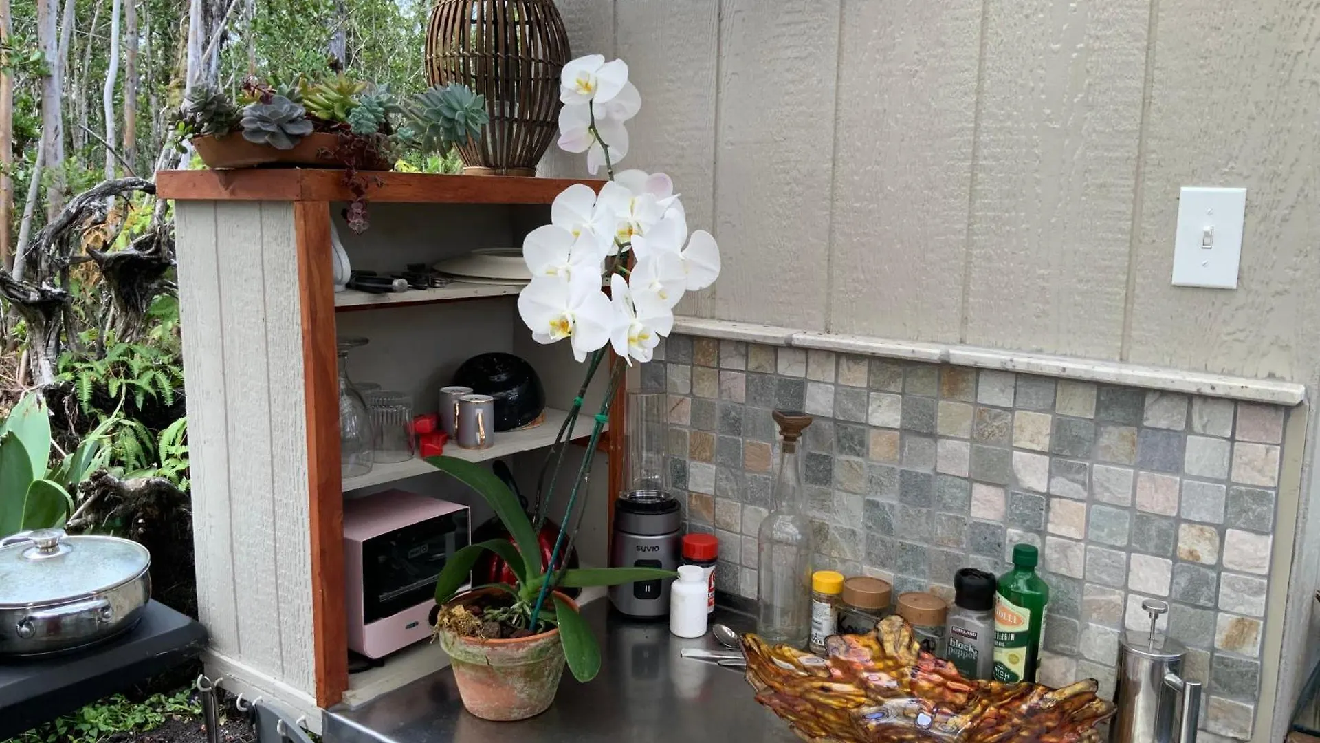 Exotic Garden Cottage At Amazing Volcano Fissure 芒廷维尤